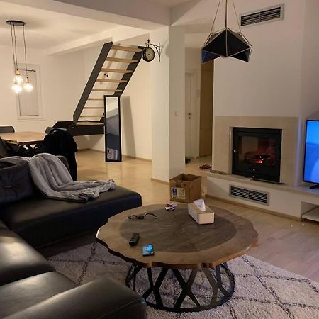 Modern Apartment In Skopje Exterior photo